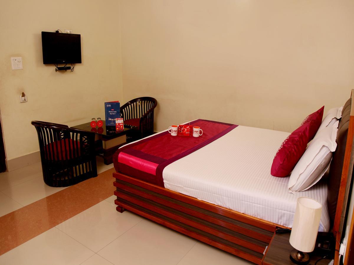 Oyo 2054 New Hotel Broadway Varanasi Exterior photo