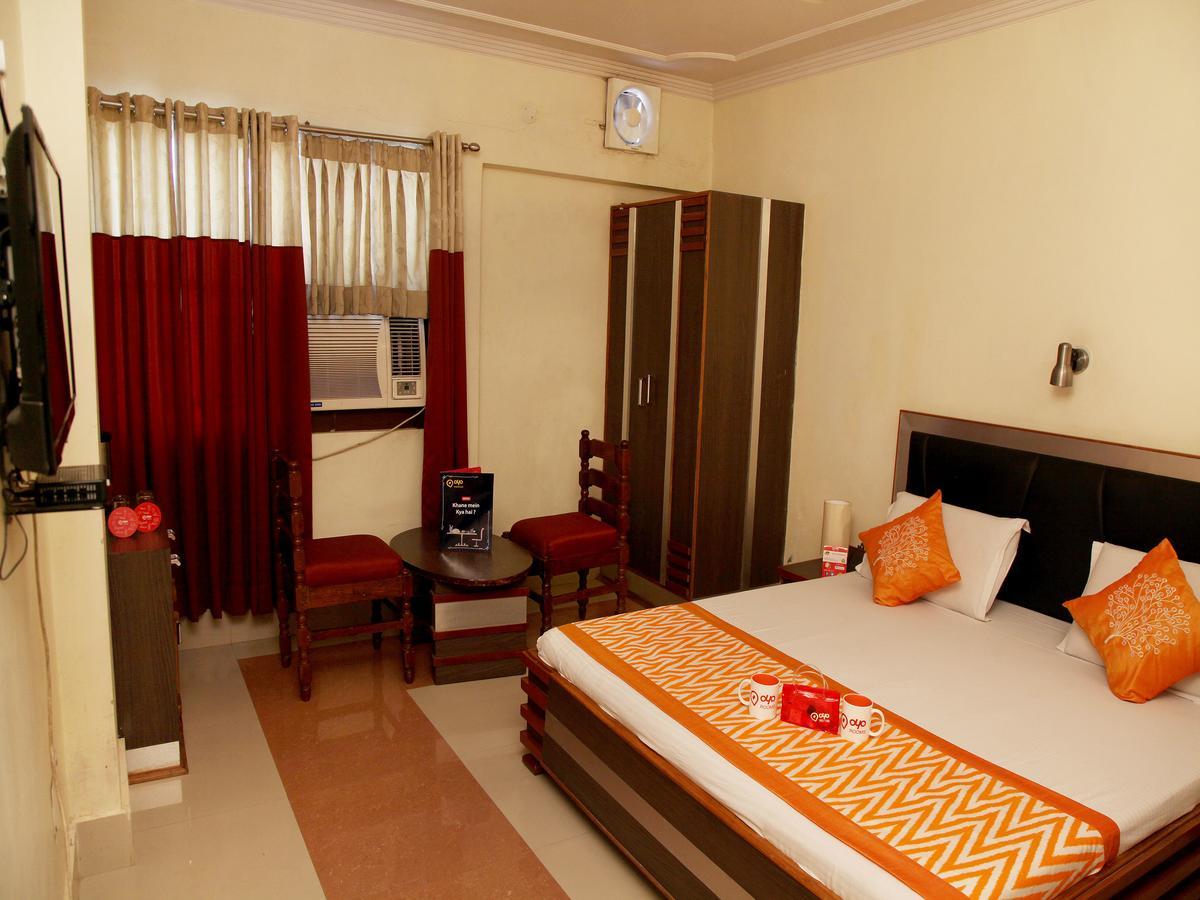 Oyo 2054 New Hotel Broadway Varanasi Exterior photo