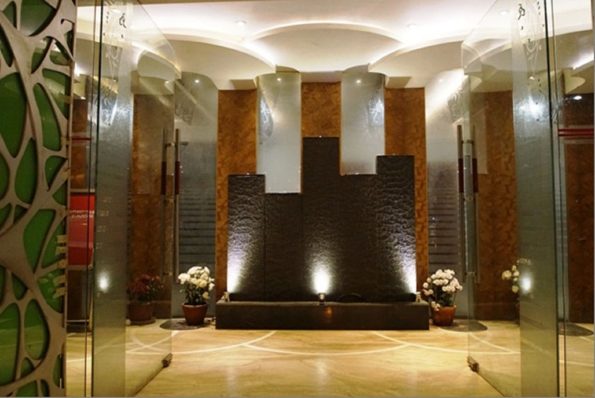 Oyo 2054 New Hotel Broadway Varanasi Exterior photo