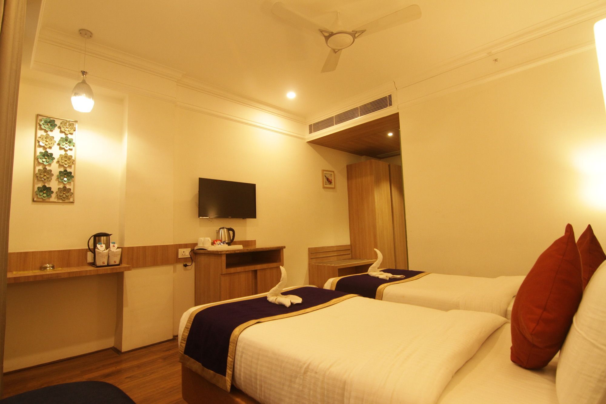 Oyo 2054 New Hotel Broadway Varanasi Exterior photo