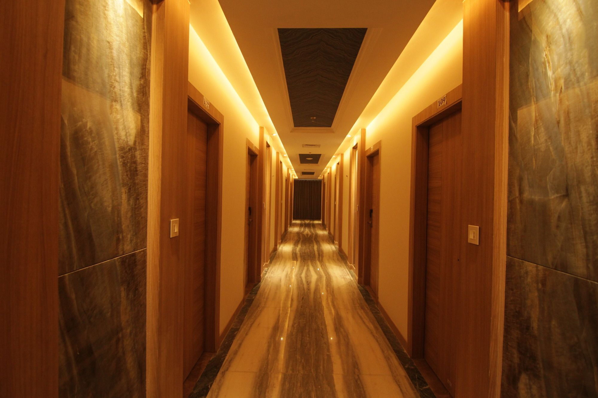 Oyo 2054 New Hotel Broadway Varanasi Exterior photo
